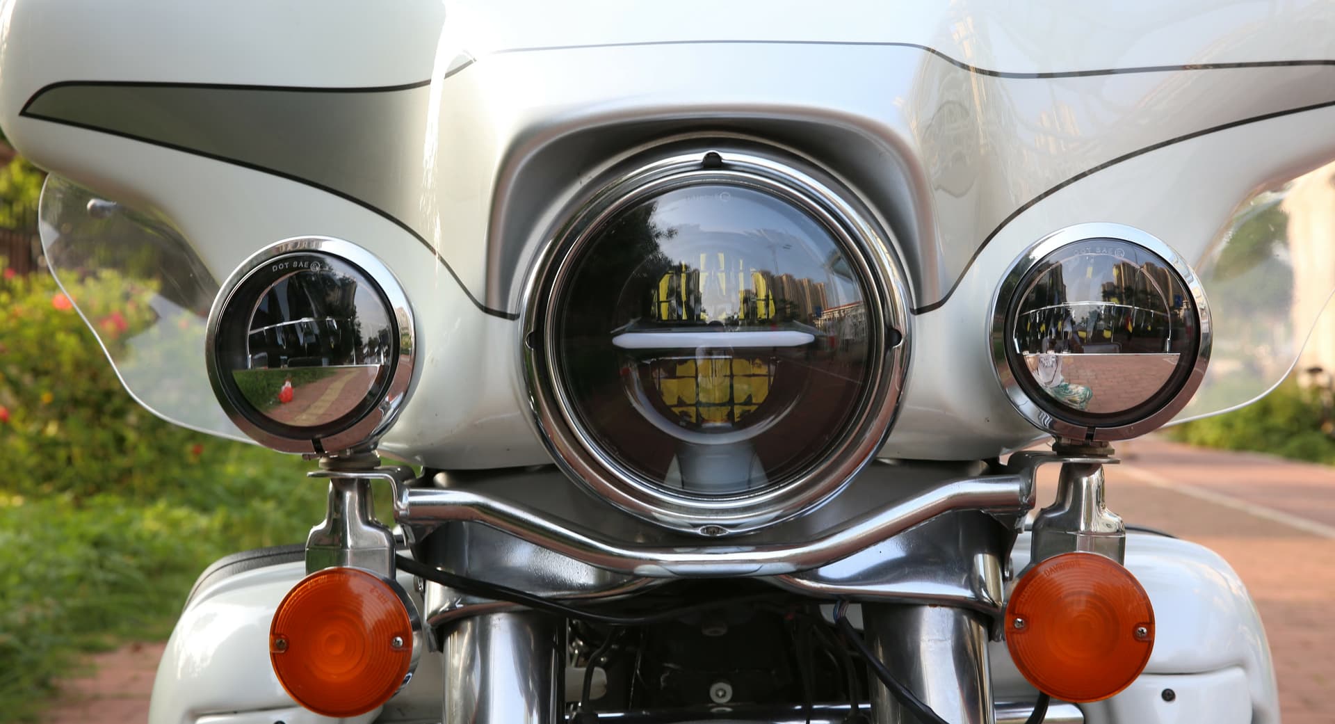 Classic LED Headlight - Image 2